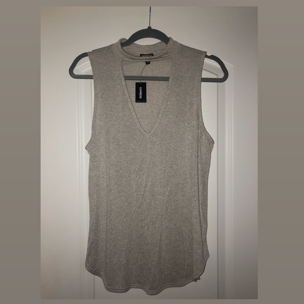 Express Keyhole Top